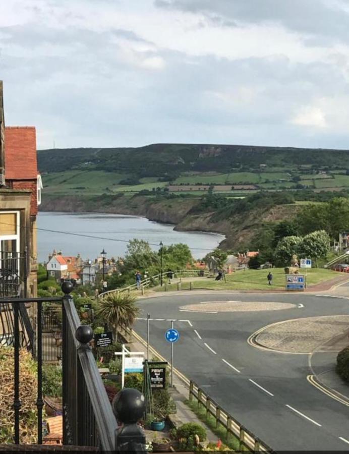 The Wayfarer, Robin Hoods Bay Bed & Breakfast Робин Худ'с Бей Екстериор снимка